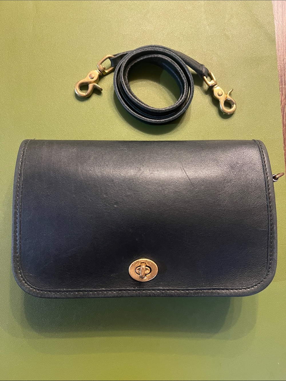 Pre 94💚Bottle Green💚Vintage Coach Pocket Purse